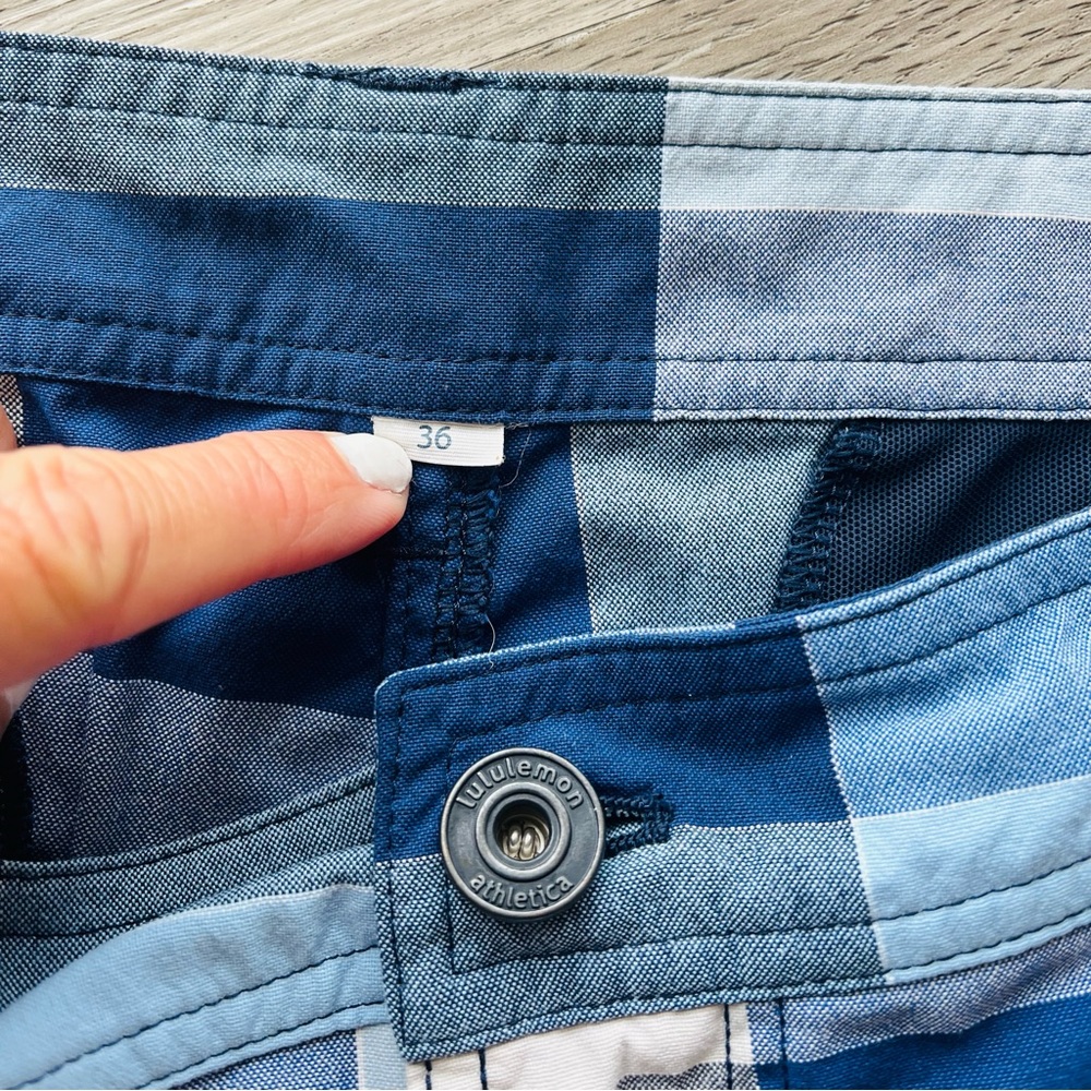Lululemon Mens Kahuna Shorts size 36 Blue Plaid Check Golf Stretch Flat EUC - Picture 4 of 7